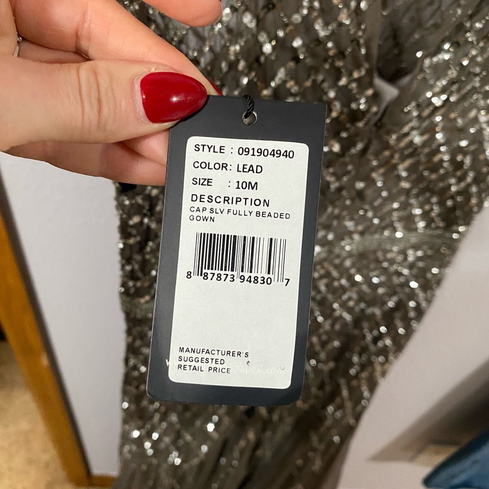 Adrianna‎ Papell Beaded Gown - Picture 10 of 11